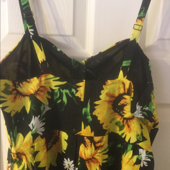 ๐HOST PICK๐LAST 1๐BLACK SUNFLOWER PRINT DRESS - Picture 7 of 8